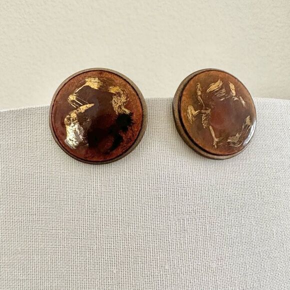 Large round artisan clip on earrings - Picture 2 of 10